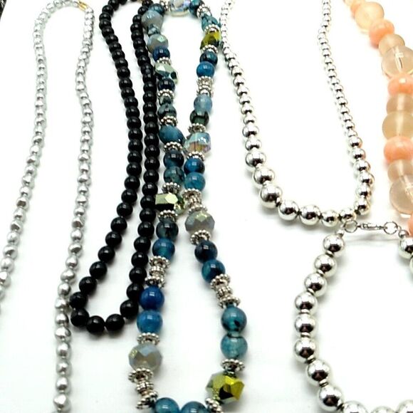 7 Beaded Necklaces + 1 Beaded Bracelet Jewelry Lot of 8 - Picture 10 of 10
